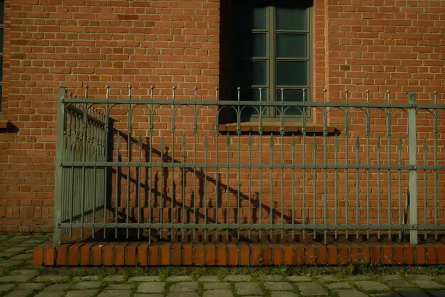 Example photo: boundary railings (metalwork & railings)