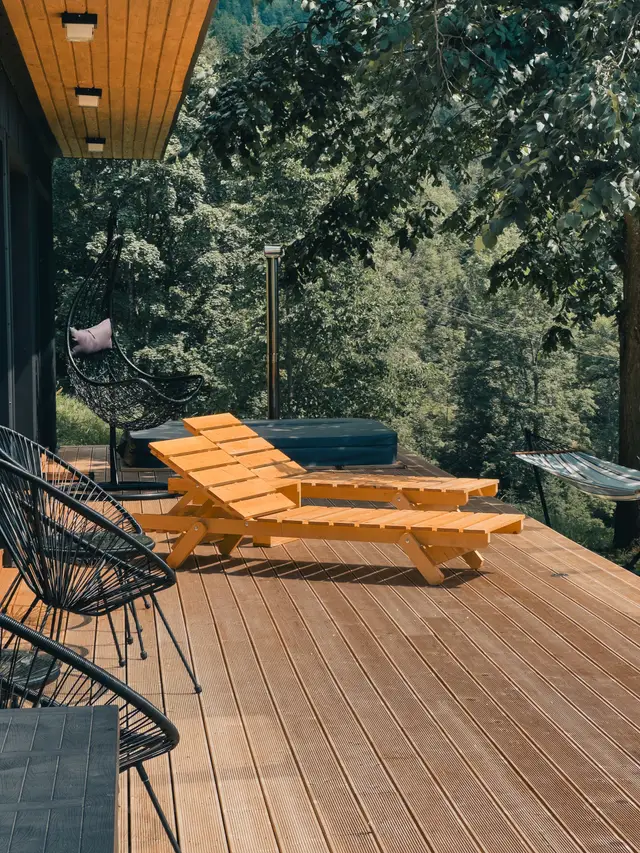 Example photo: garden deck (decking)